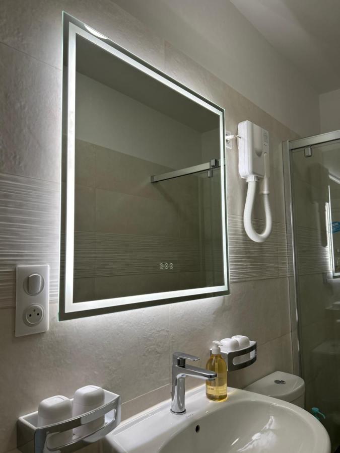 Hotel Punta E Mare Des Ou Des T2 2*