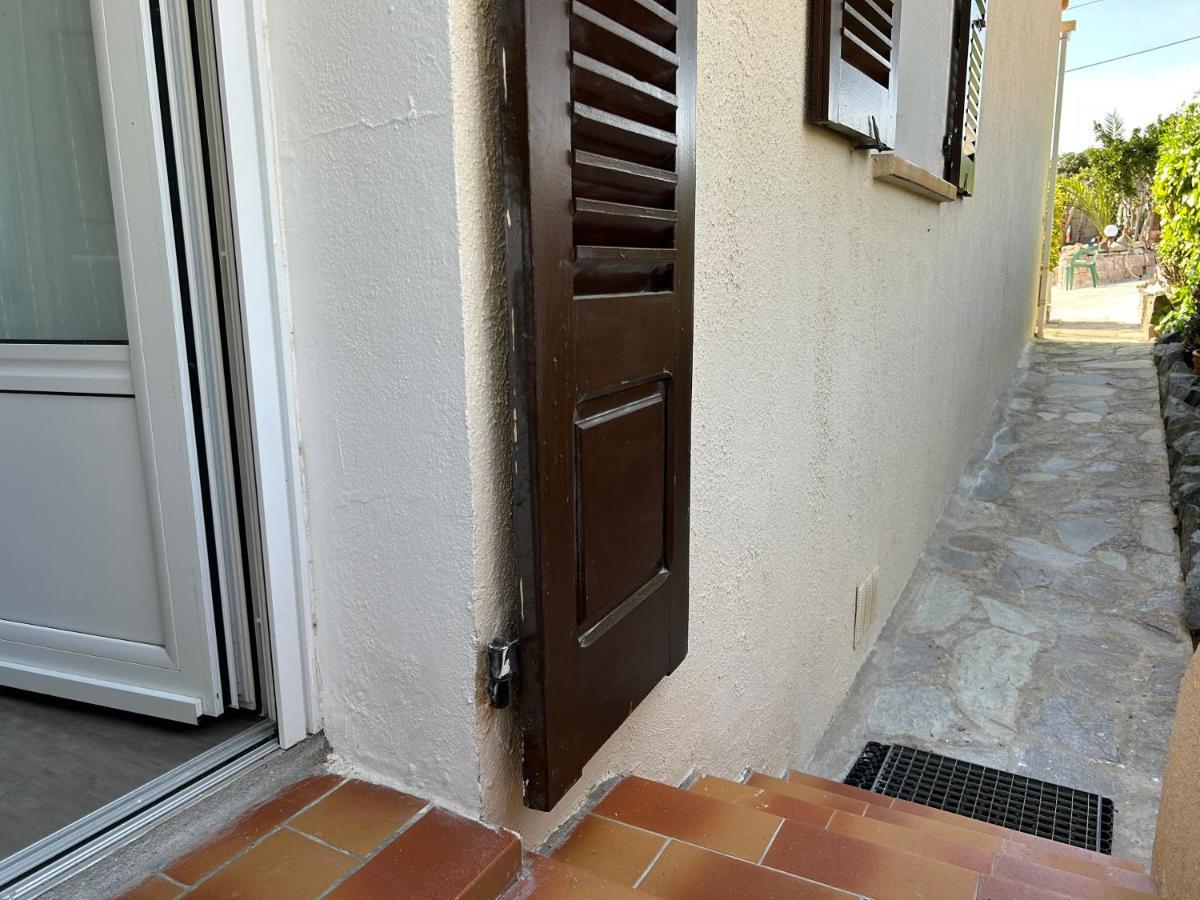 Hotel Punta E Mare Des Ou Des T2 2*